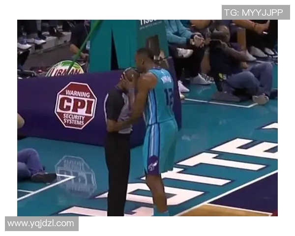 足球场上的搞笑瞬间球员失误与裁判趣事大盘点